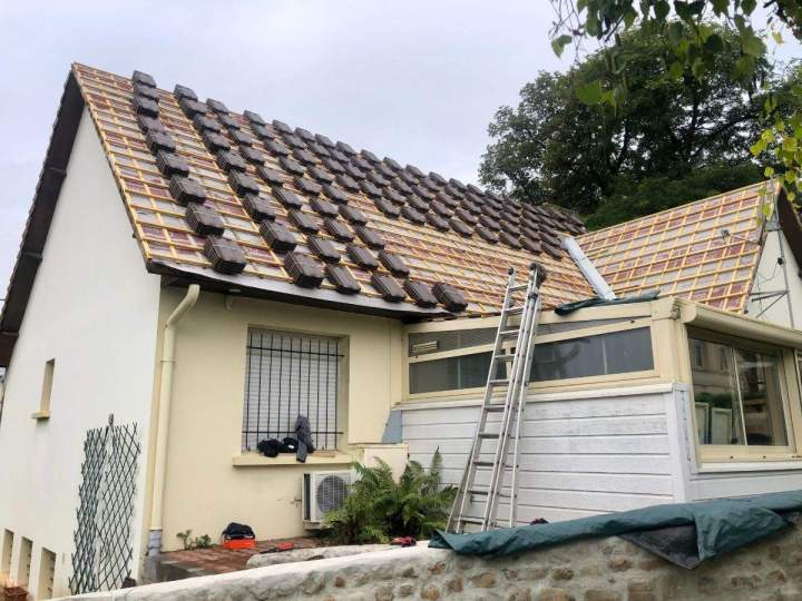 Des couvreurs qualifiés pour une rénovation et réparation de toiture de qualité